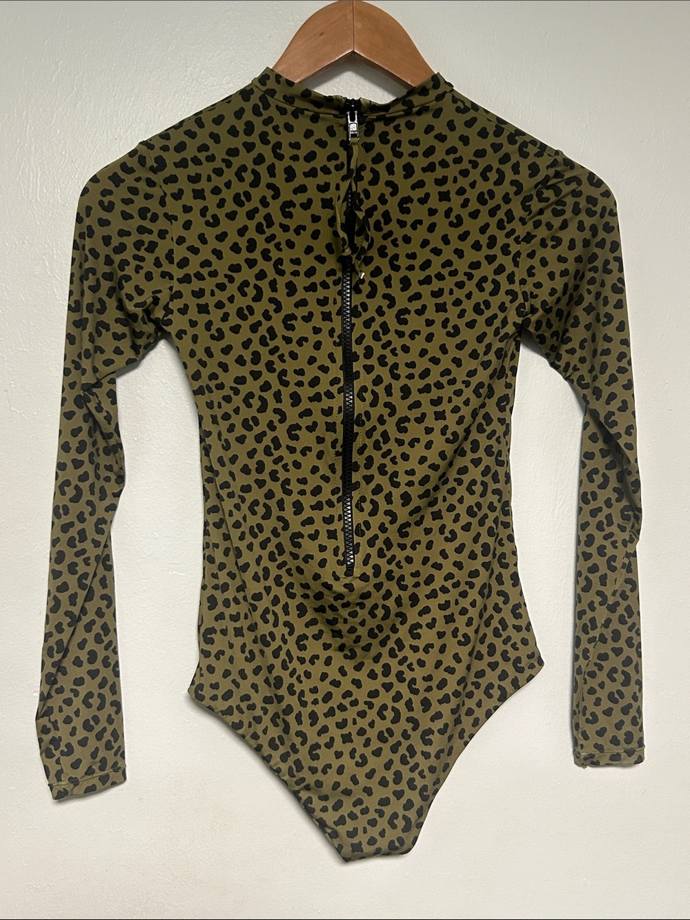 Mai Green Leopard Print Long Sleeve Bodysuit S Olive Black - Picture 4 of 4